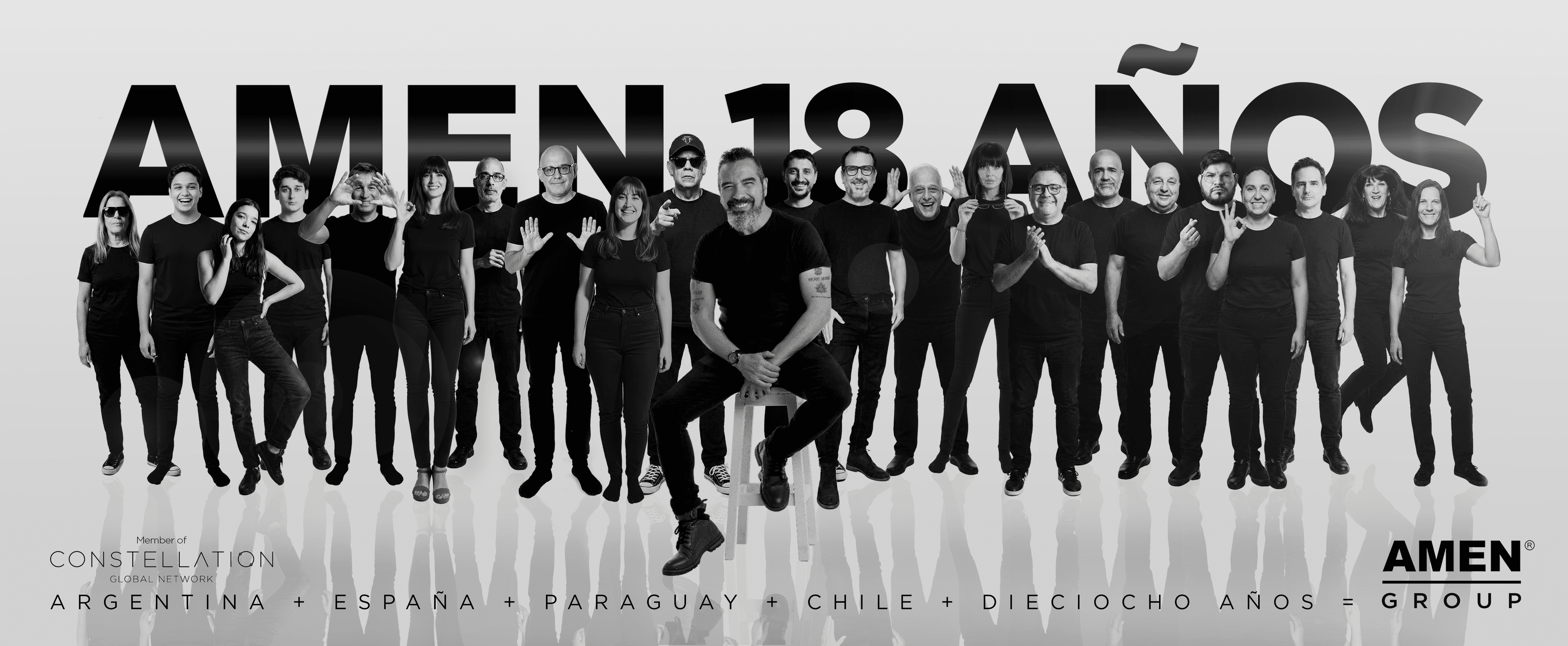 Equipo de Amén celebrando 18 años